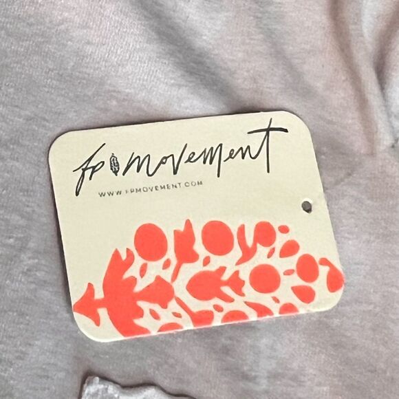 Free People Movement Inspire Oversized Logo Cropped Tee, Oyster Combo-Small. NWT - Picture 13 of 13